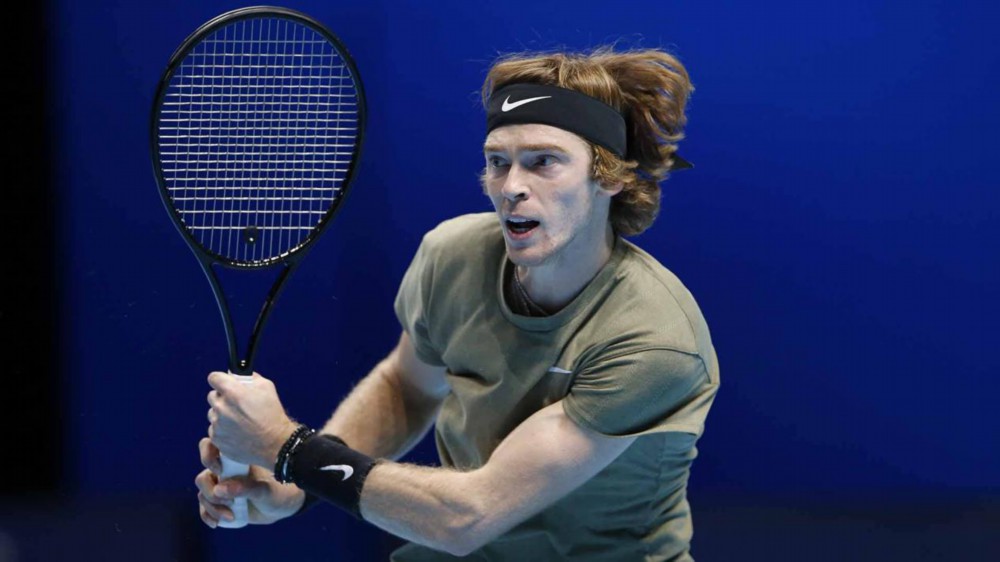 中国羽毛球队强势统治瑞士公开赛，网友期待“凡尘”组合.