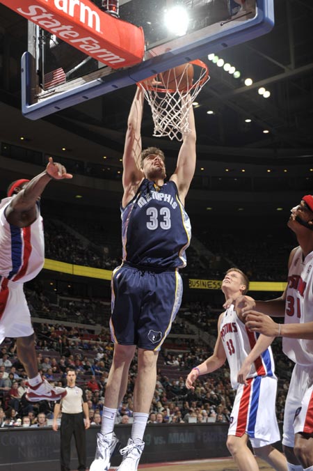 体育意甲：科雷亚梅开二度 国际米兰2-0击败乌迪内斯